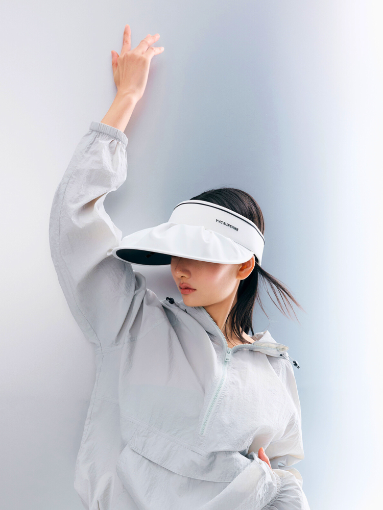 Sun Hat with Built-in Fans M Banner